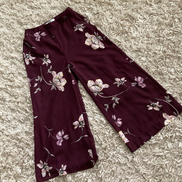 Capris - Picture 1 of 3